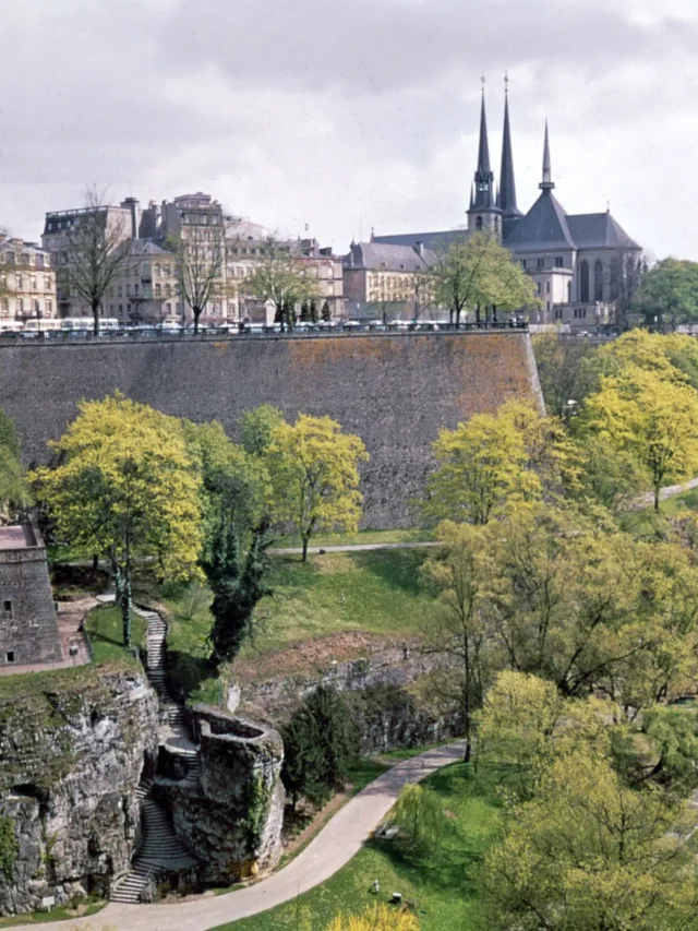 portion-Notre-Dame-Cathedral-city-Luxembourg-fortress-wall